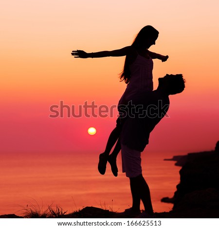 http://thumb101.shutterstock.com/display_pic_with_logo/1767260/166625513/stock-photo-silhouette-couple-in-love-166625513.jpg