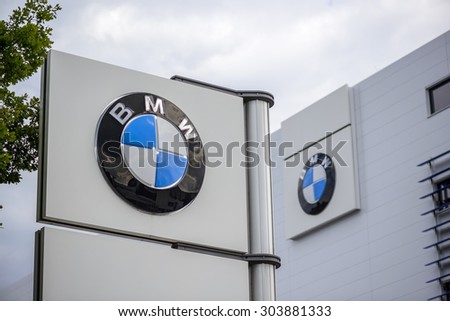 Bmw motorcycle dealers berlin germany