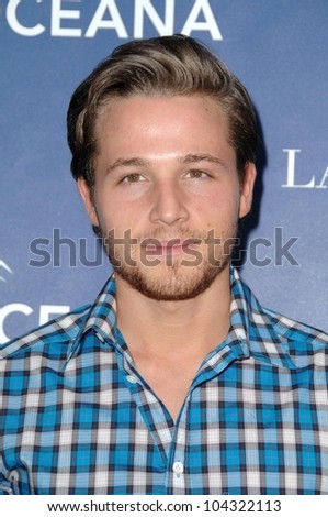 Shawn Pyfrom at the La Mer and Oceana World Oceans Day Gala.