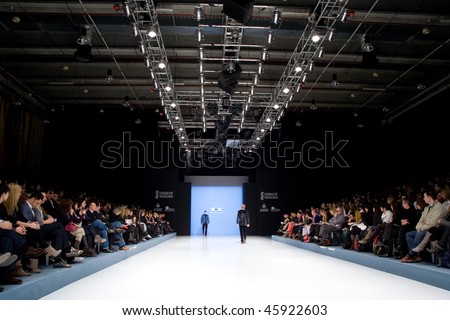 Cat Walk Models Stock Photos, Images, & Pictures | Shutterstock