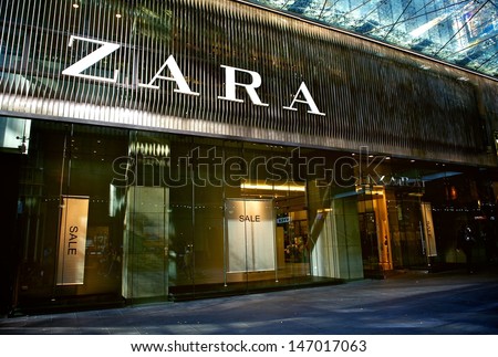 Zara Store Locator ~ Green Sandals