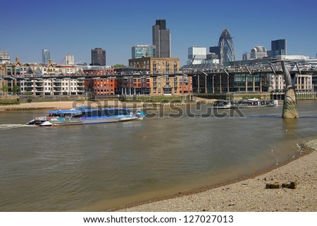 Thames Boat Stock Photos, Images, & Pictures | Shutterstock